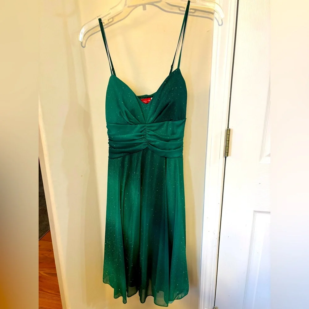 Cute little glitter emerald green dress - Picture 1 of 5